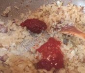 ceapa cu pasta de rosii